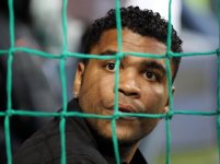 1521439737-breno-2c09.jpg