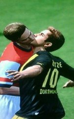 goetze-kuesst-giroud-arsenal-evc-hlJD.jpg