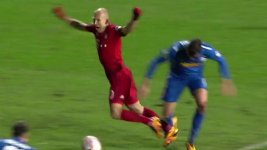 1977019731-arjen-robben-schwalbe-bayern-muenchen-bochum-EiQSofcb5a7.jpg