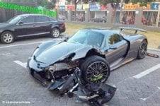 Porsche-918-Crash-560x373-d46567bf63cd8fce.jpg